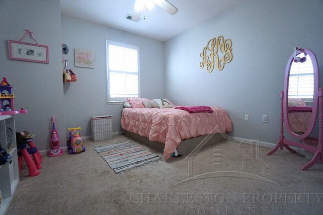 Building Photo - 1487 Cambridge Lakes - Mount Pleasant