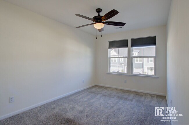 Building Photo - 432 Trotters Ln