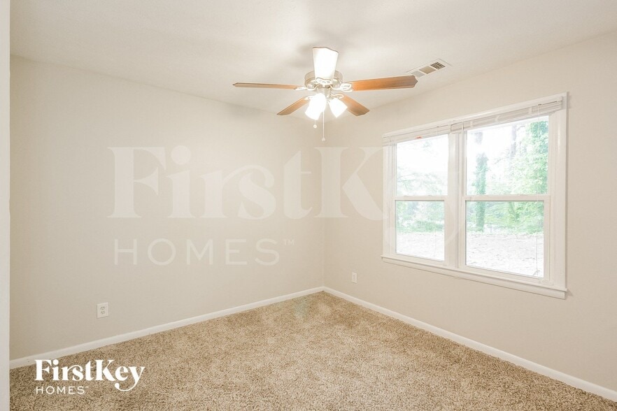 Building Photo - 5233 Maple Valley Rd SW