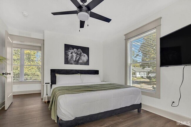 Building Photo - 1122 S Fess Ave