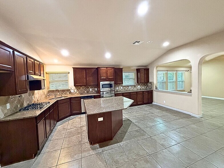 Building Photo - 5627 Cypress Dawn