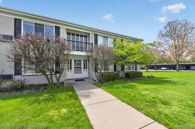Building Photo - 100 W Hickory Grove Rd
