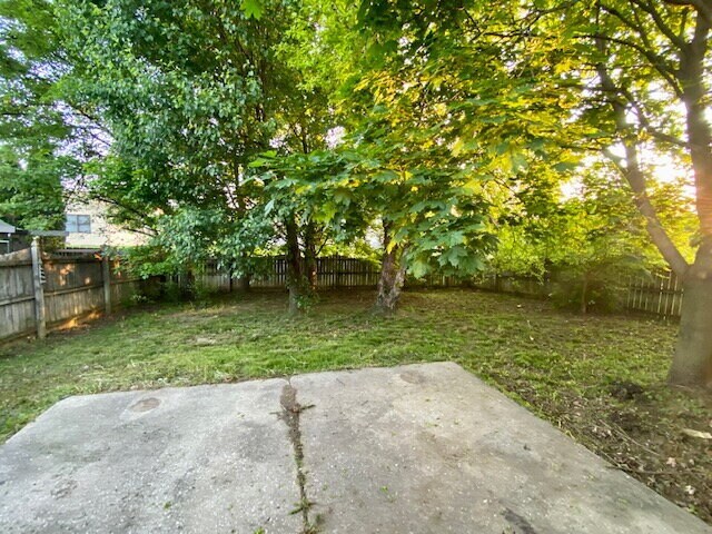 Building Photo - Ranch Style Home in Center Grove