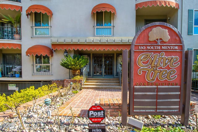 Building Photo - 330 S Mentor Ave