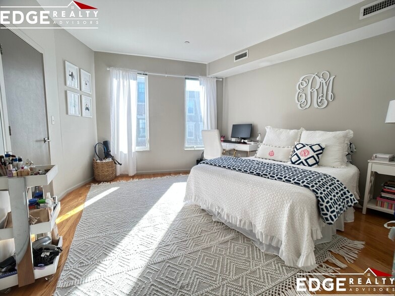 Building Photo - 57 Glenville Ave