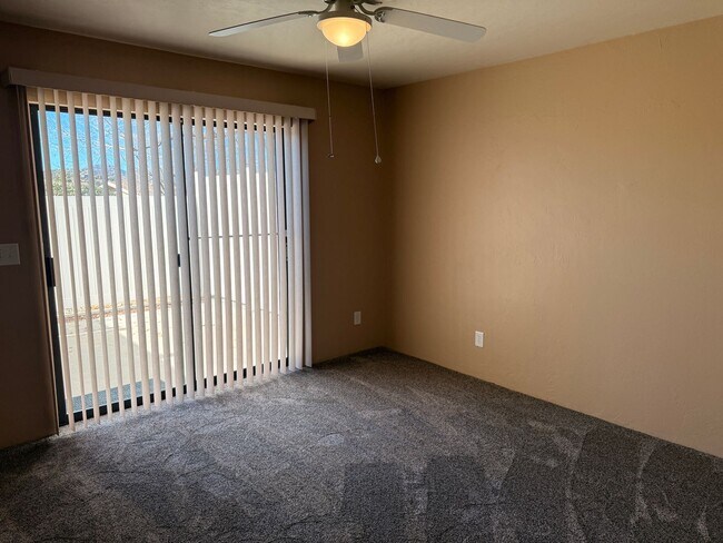 Building Photo - 2165 Elkhorn Dr