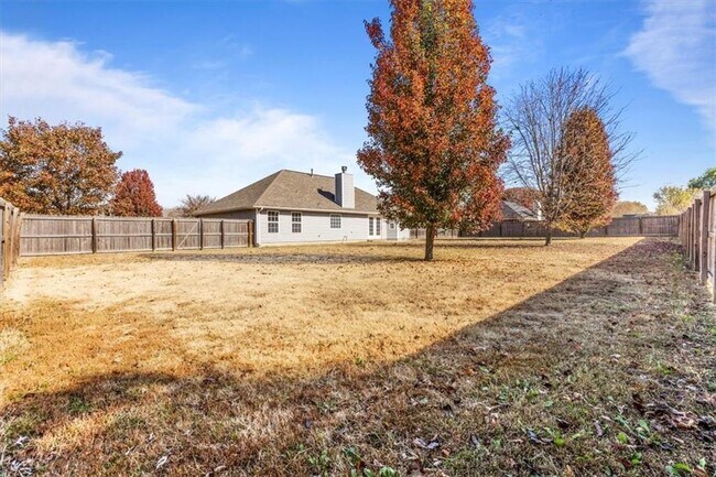Building Photo - 2317 N Brandi Ave