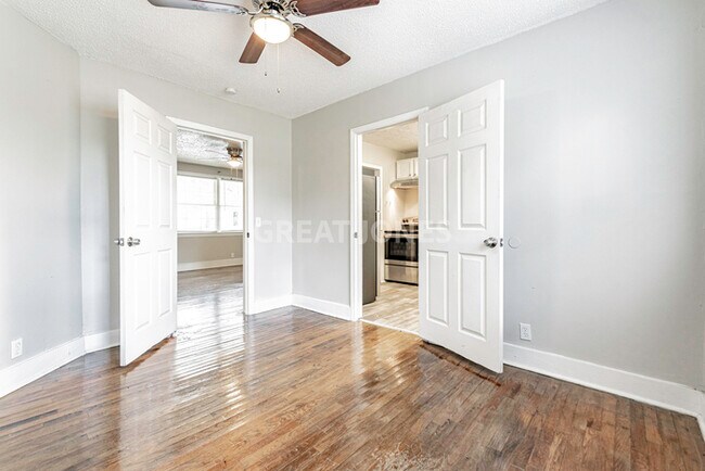 Building Photo - NOW OFFERING FIRST FULL MONTH FREE!