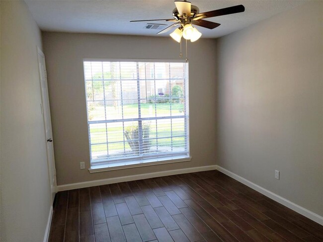 Building Photo - 8307 Holmwood Dr
