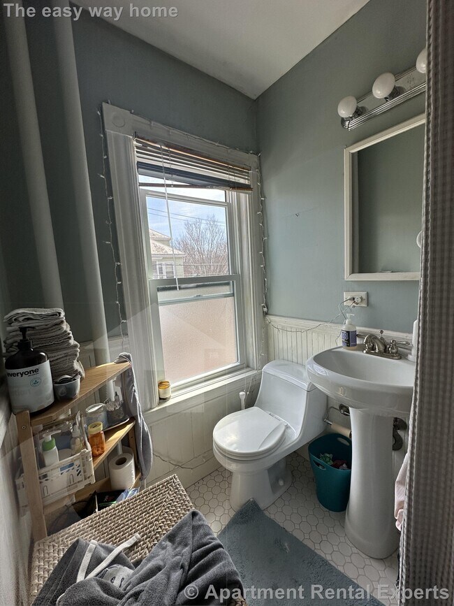 Building Photo - 111 Woodstock St