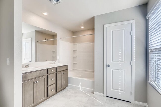 Building Photo - GORGEOUS HOME in Inspirada Community!!!