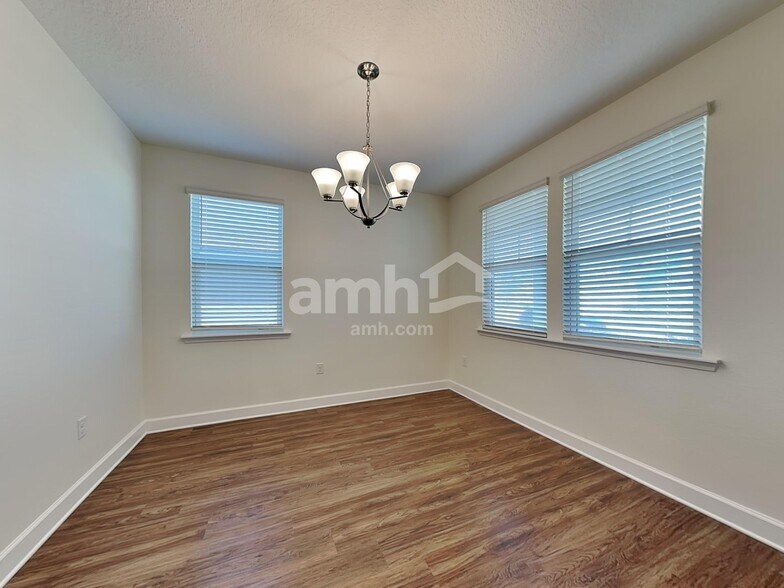 Building Photo - 5807 Hampton Creek Rd