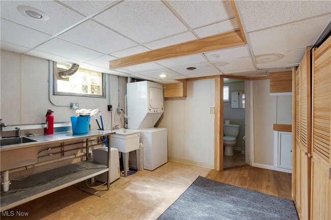 Building Photo - 2084 Wascana Ave