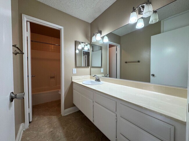Building Photo - 7313 Unicorn Cir