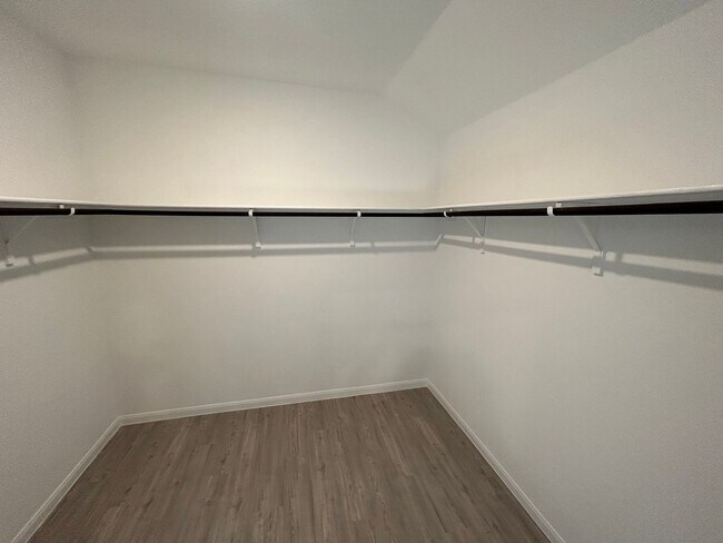 Building Photo - Dual Primary Suites! Spacious Home w/ Open Kitchen & Community Pool!