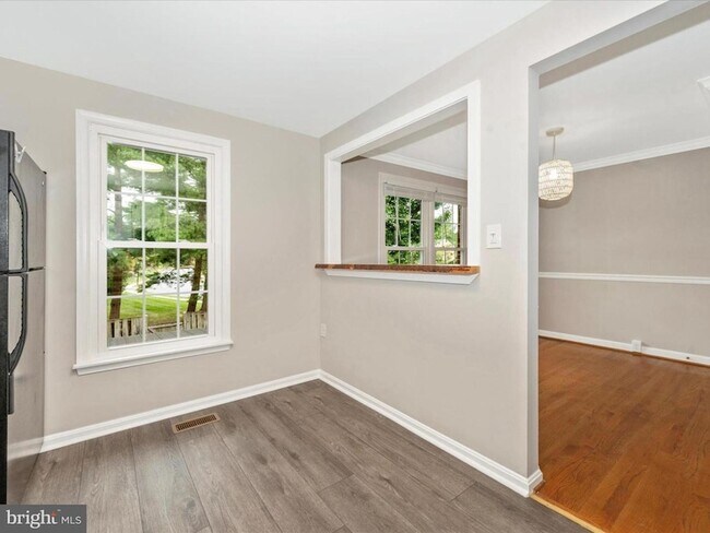 Building Photo - 112 Bracken Ct
