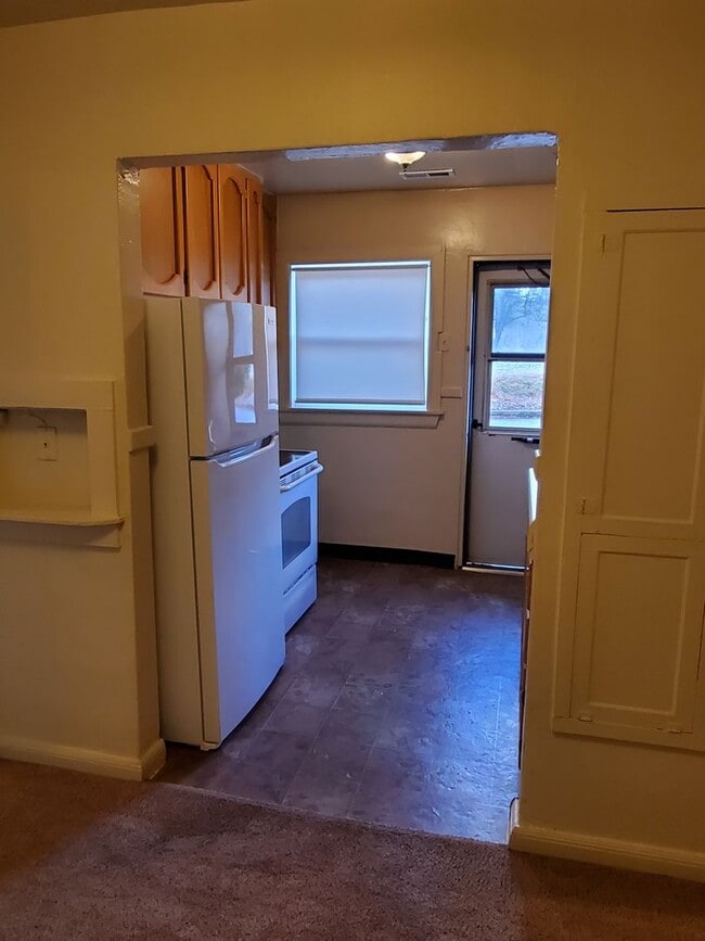 Building Photo - Elizabeth Park