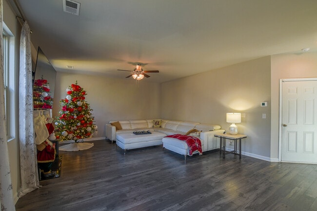 Building Photo - 2061 Massey Ln