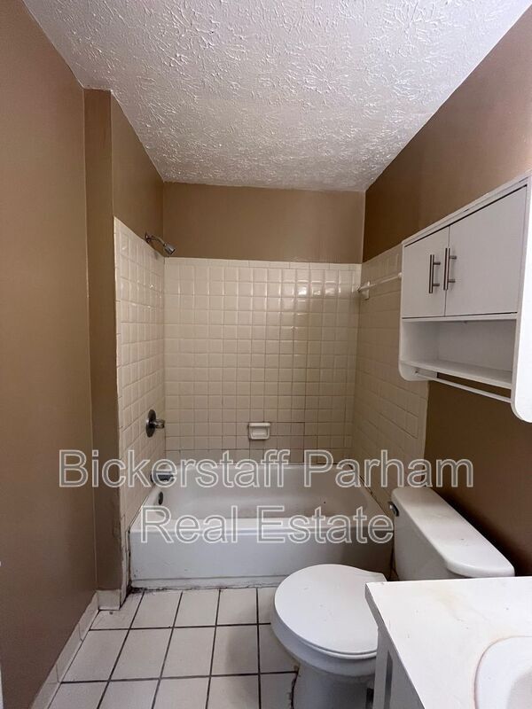 Building Photo - 2911 Gardenia St