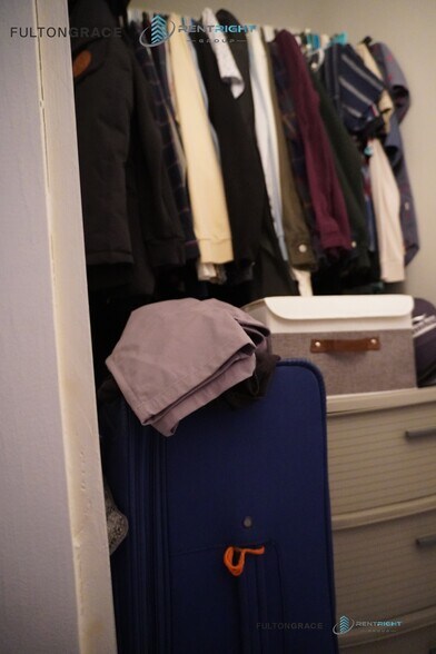 Building Photo - 1846 W 18th St