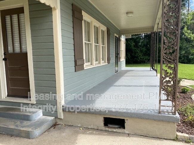 Building Photo - 306 S Lee Ave