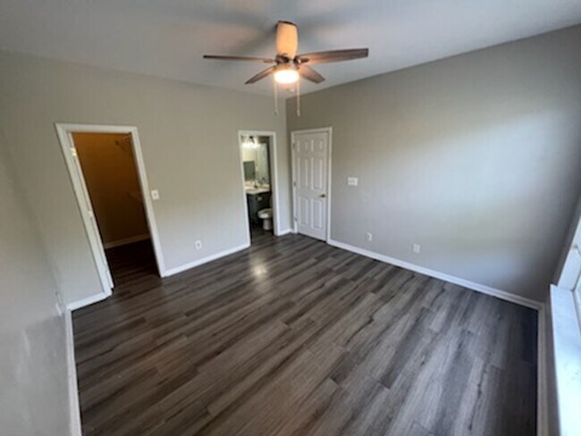 Building Photo - Live at Long Grove