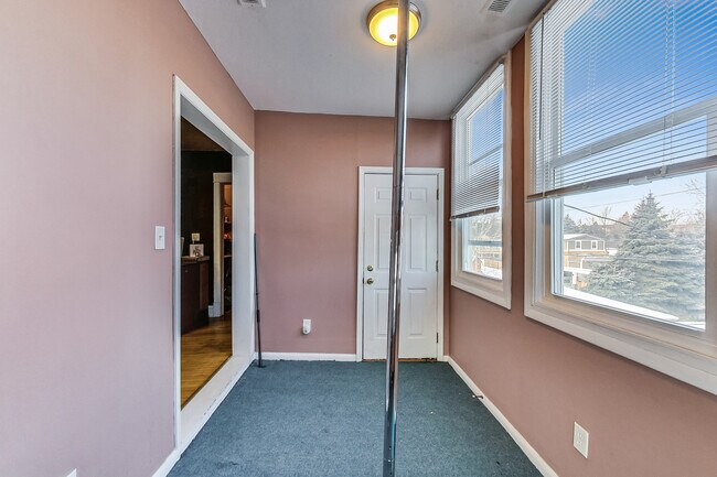 Building Photo - 6326 W Cuyler Ave