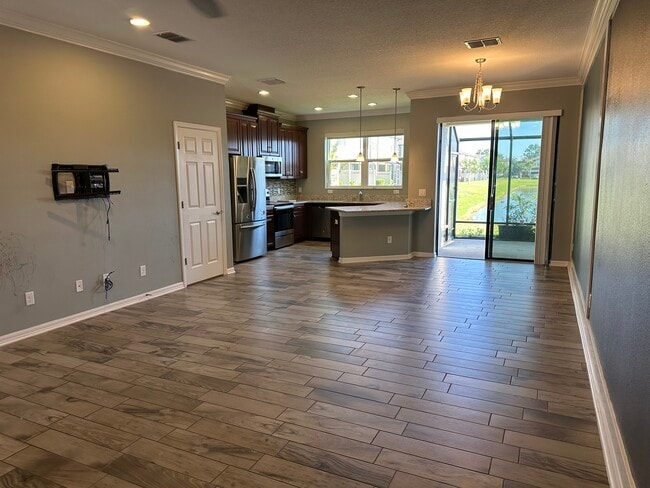 Building Photo - 9119 Carolina Wren Dr