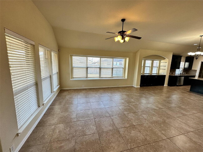 Building Photo - Stunning 3 Bedroom Home in Holland Meadows