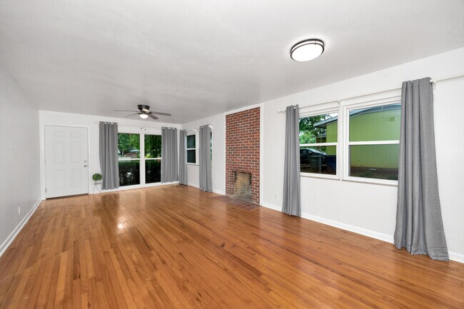 Building Photo - 4210 Toftoy Dr SW