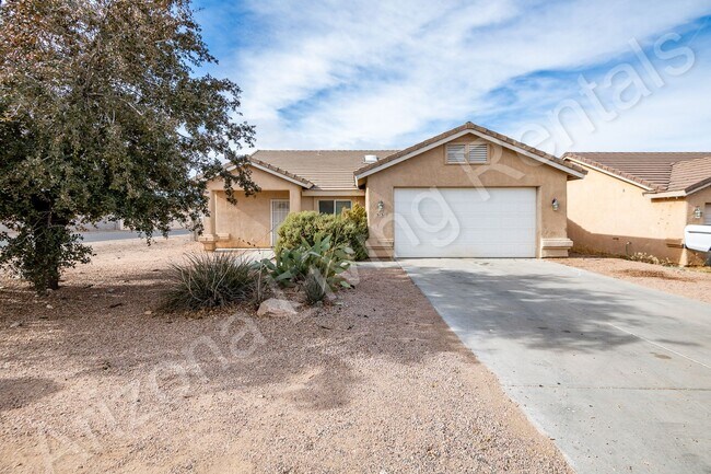 Building Photo - AMAZING 4 BEDROOM HOME