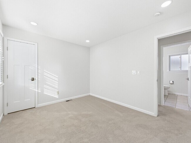 Building Photo - 6213 S Galena Way