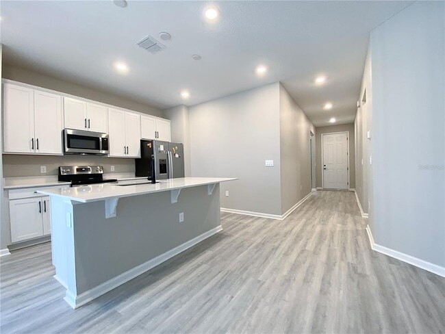Building Photo - 706 Benz St