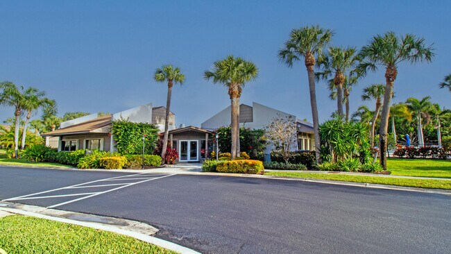 Building Photo - 1600 NE Dixie Hwy