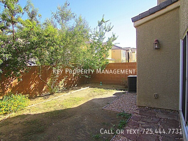 Building Photo - 4 BEDROOM 3 BATH TWO STORY HOME IN GATED C...