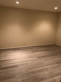Large Master Bedroom on middle level - 533 N Helberta Ave
