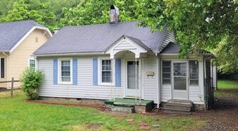 Building Photo - 923 Rosewood Pl