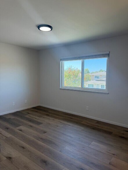 Building Photo - 609 Avenida del Platino