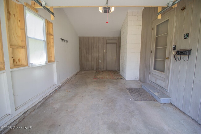 Building Photo - 20 Knadler Dr