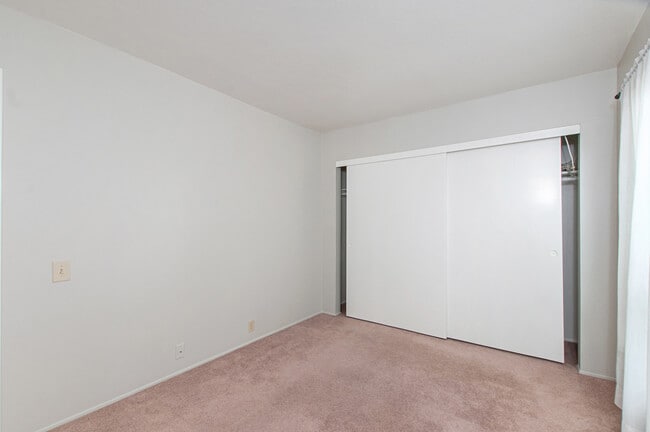 Building Photo - 3 Bedroom, 2 Bath 1374sf Detached condo in Mesa Village 92126.