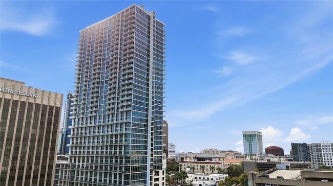 Building Photo - 150 E Robinson St