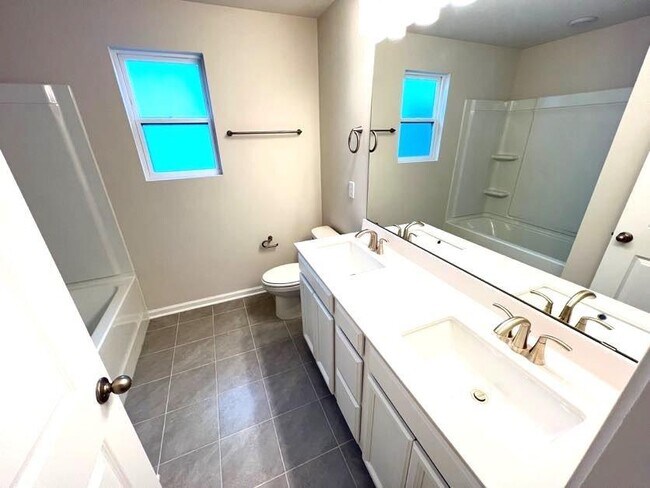 Building Photo - 5 Bedroom Single Family for Sale close to ...
