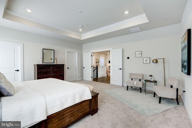 Building Photo - 6547 Clubhouse Dr