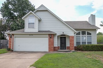 Building Photo - Gorgeous 4 Bedroom Remodel, Union Schools!