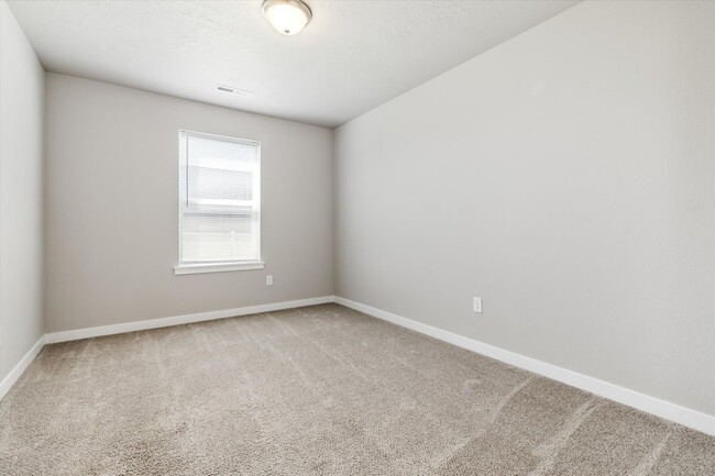 Building Photo - Charming 3 Bedroom Home in Nampa _ Pet Fri...