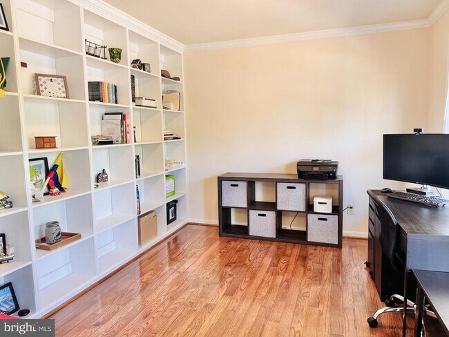 Building Photo - 5 Averil Ct