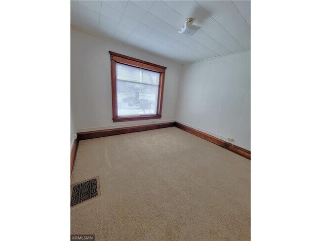 Building Photo - 210 N Fremont St