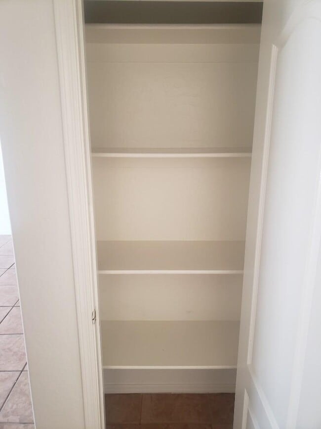 Building Photo - N Sunshine Blvd