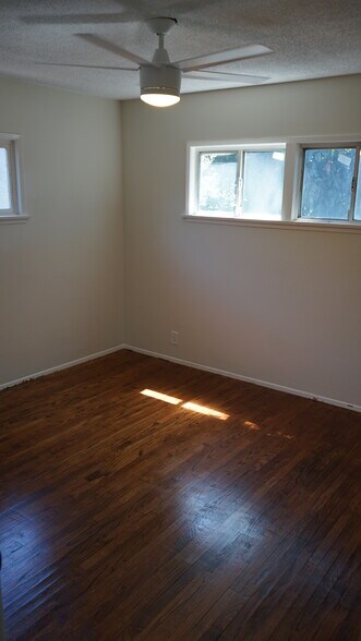 bedroom 1 - 9628 Broadway