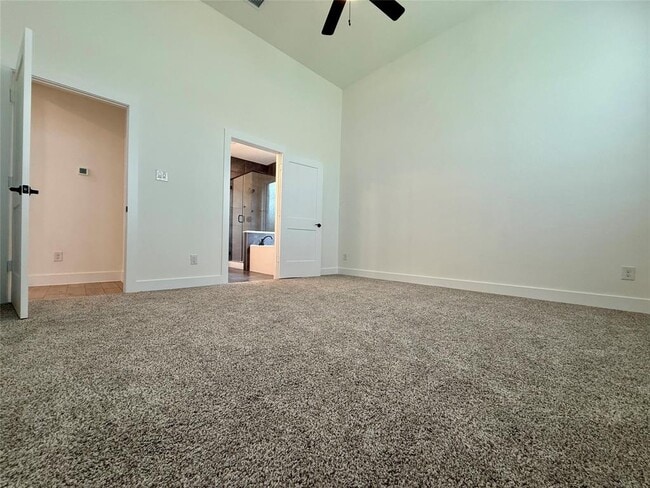 Building Photo - 31015 Myers Hvn Ln
